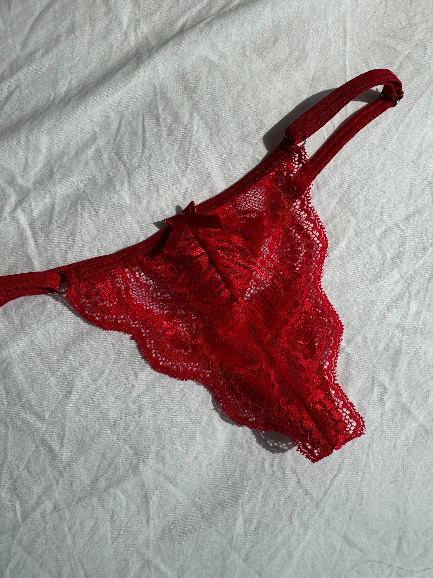 Bella Lace V-String