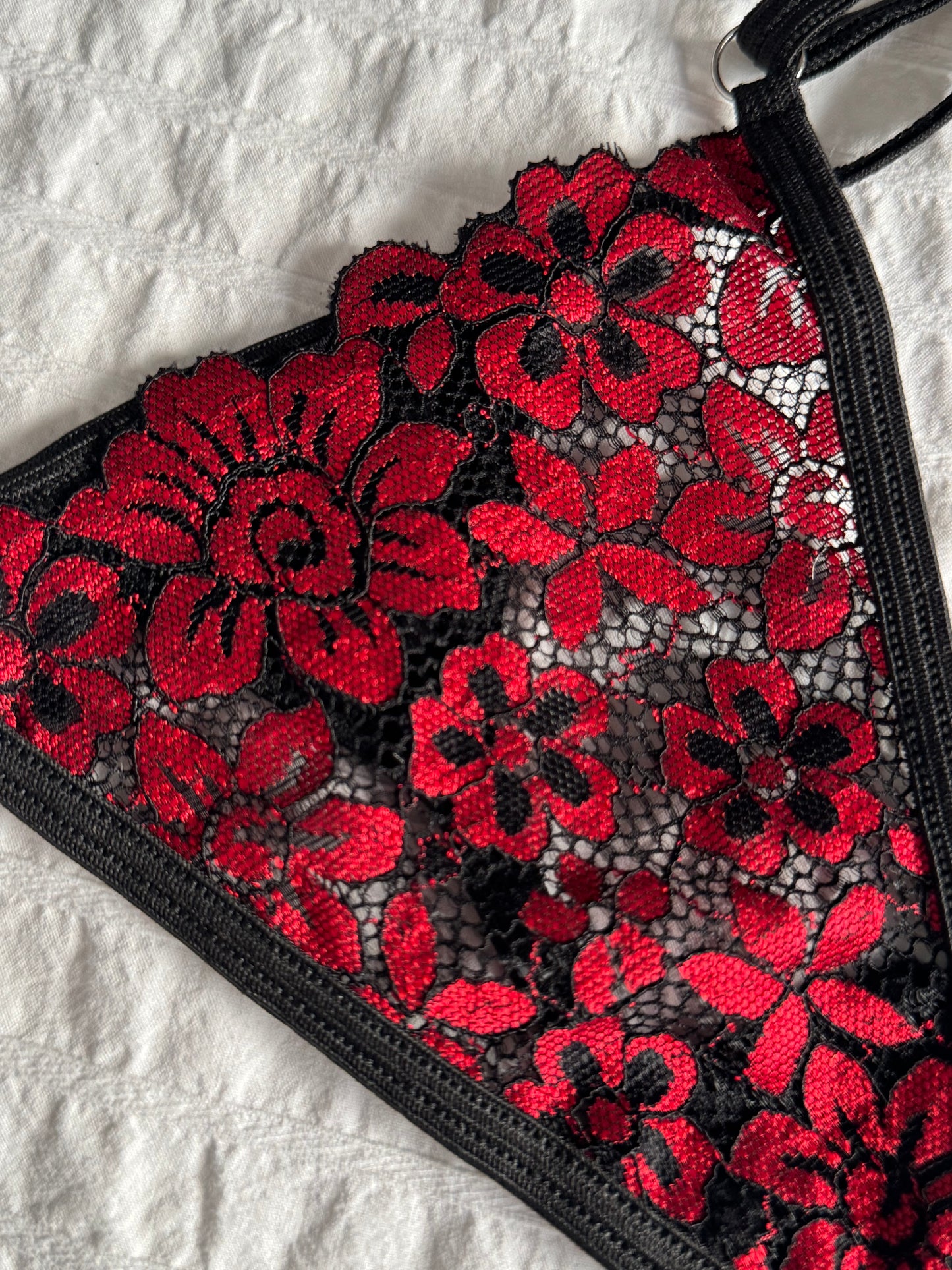 Vera Flower Lace V-String