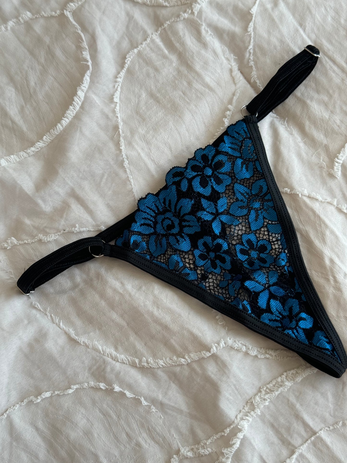 Azul Flower Lace V-String