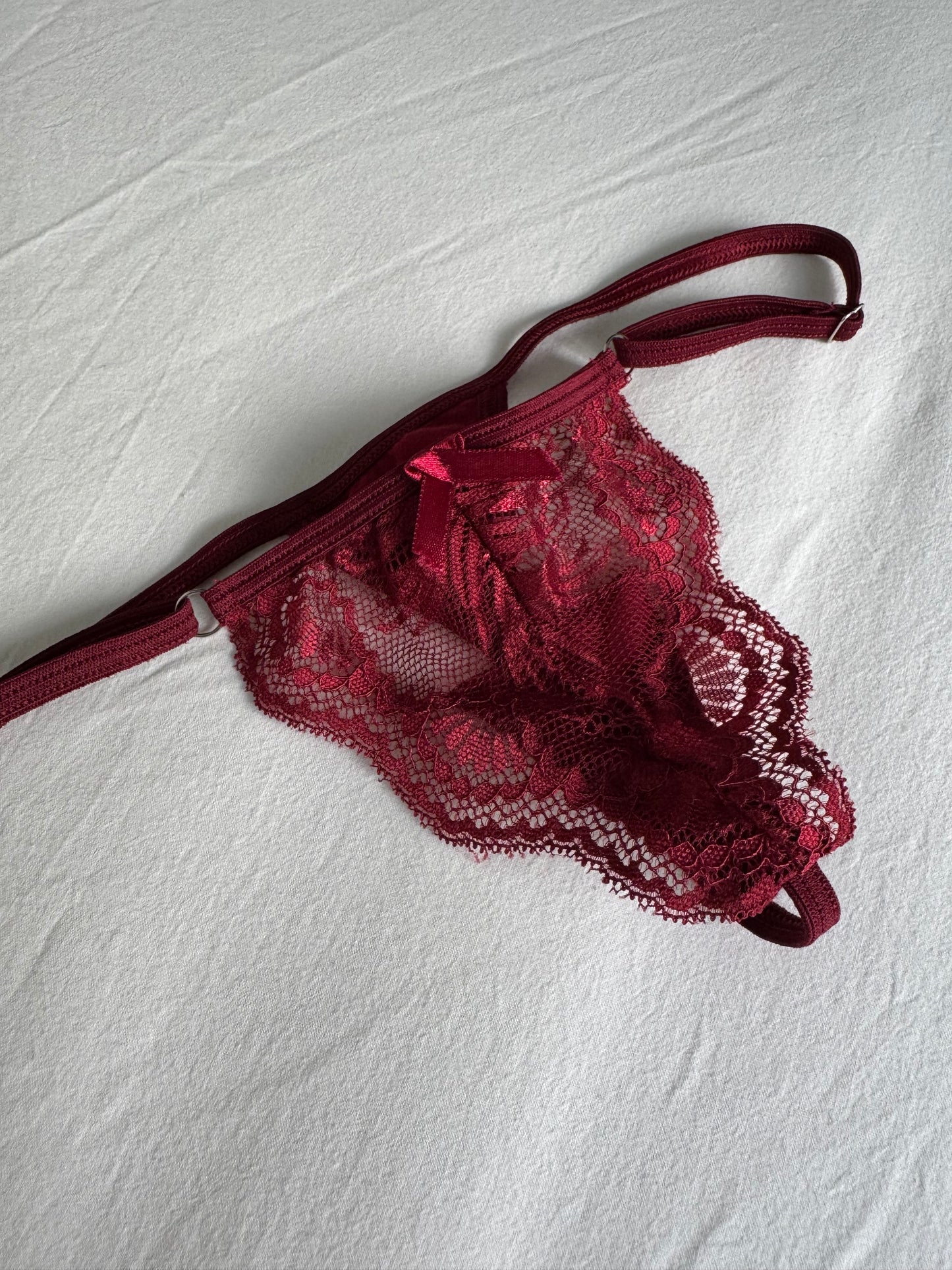 Bella Lace V-String