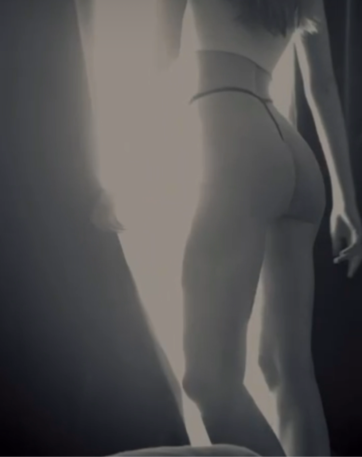 Ella T-String