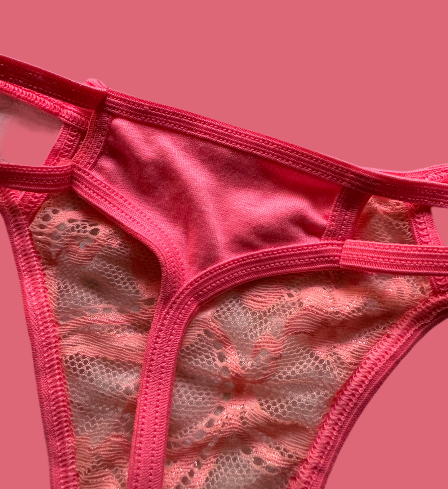 Charlotte V-String