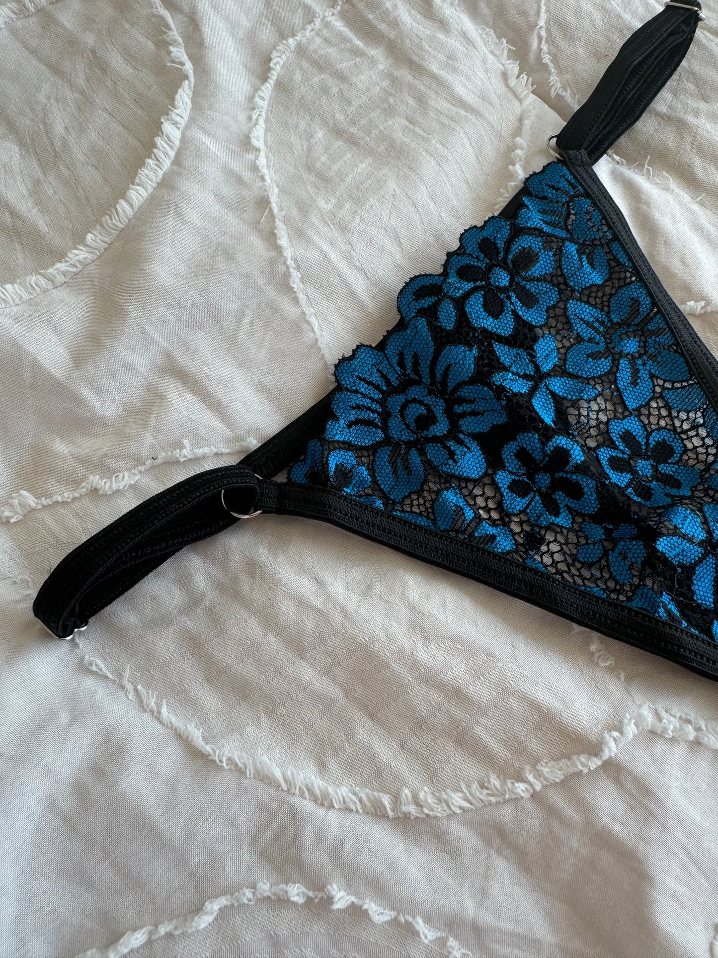 Azul Flower Lace V-String