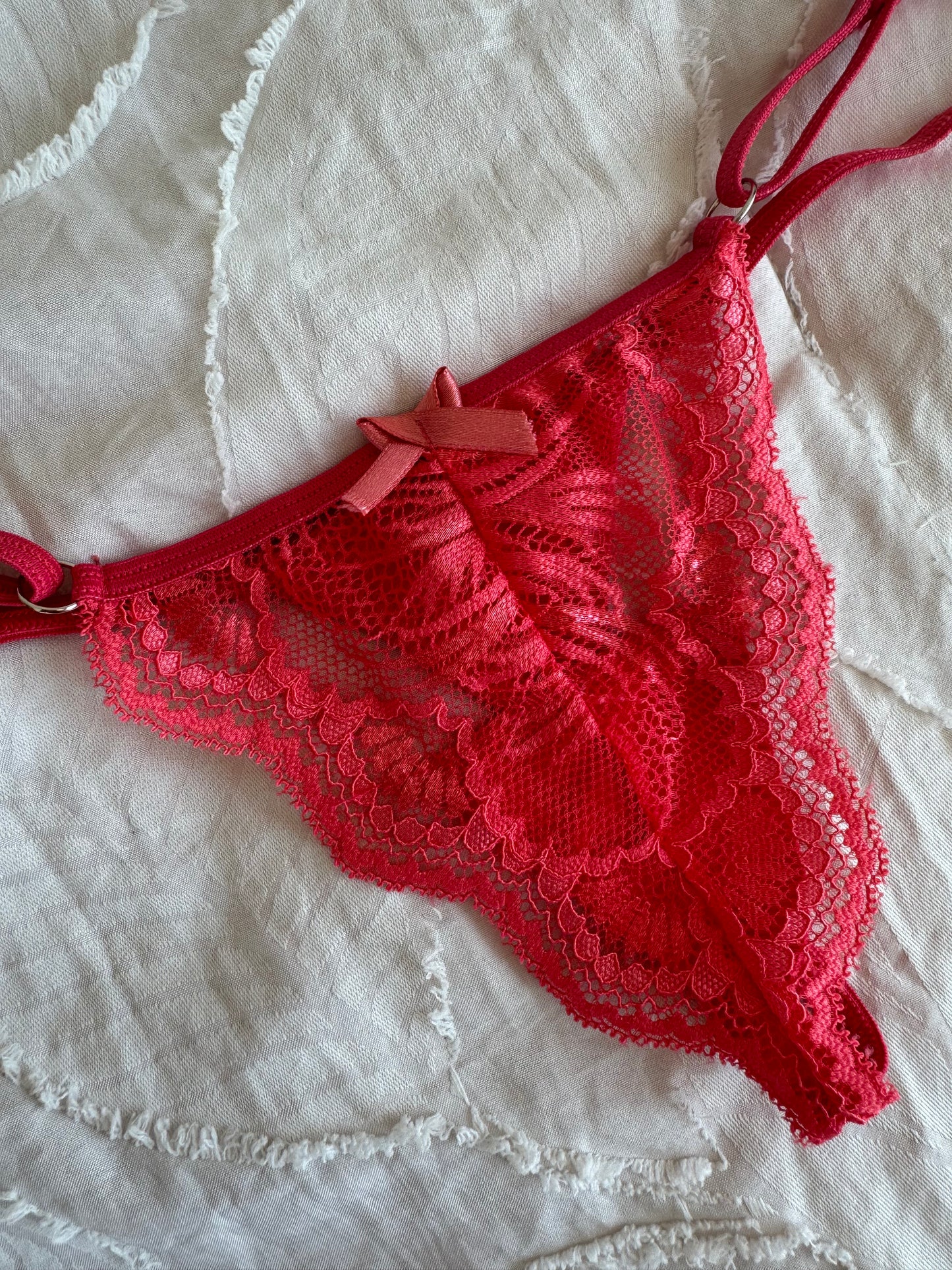 Bella Lace V-String